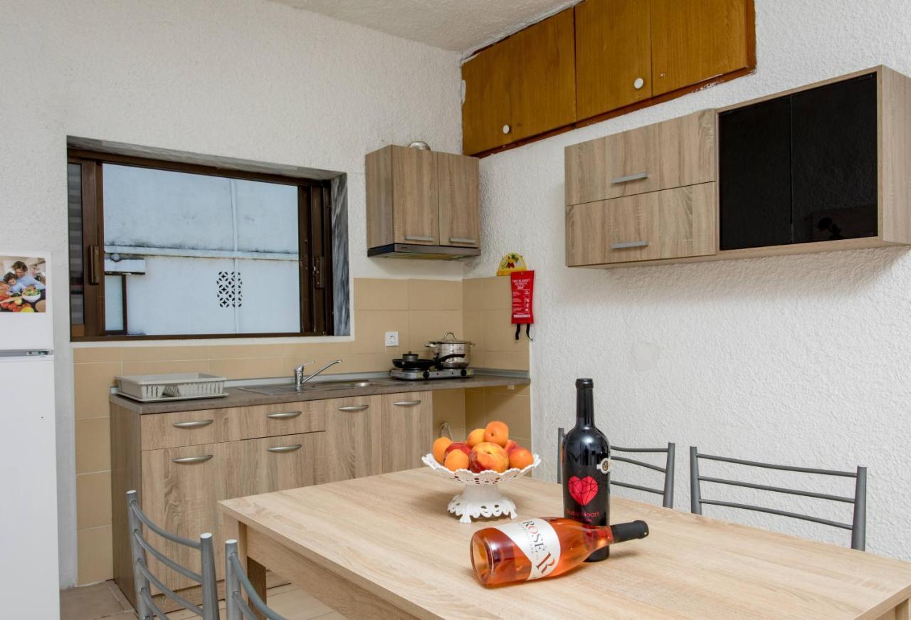 George'S Apartments Szkála Fúrkasz Kültér fotó