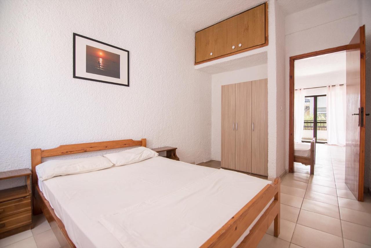George'S Apartments Szkála Fúrkasz Kültér fotó
